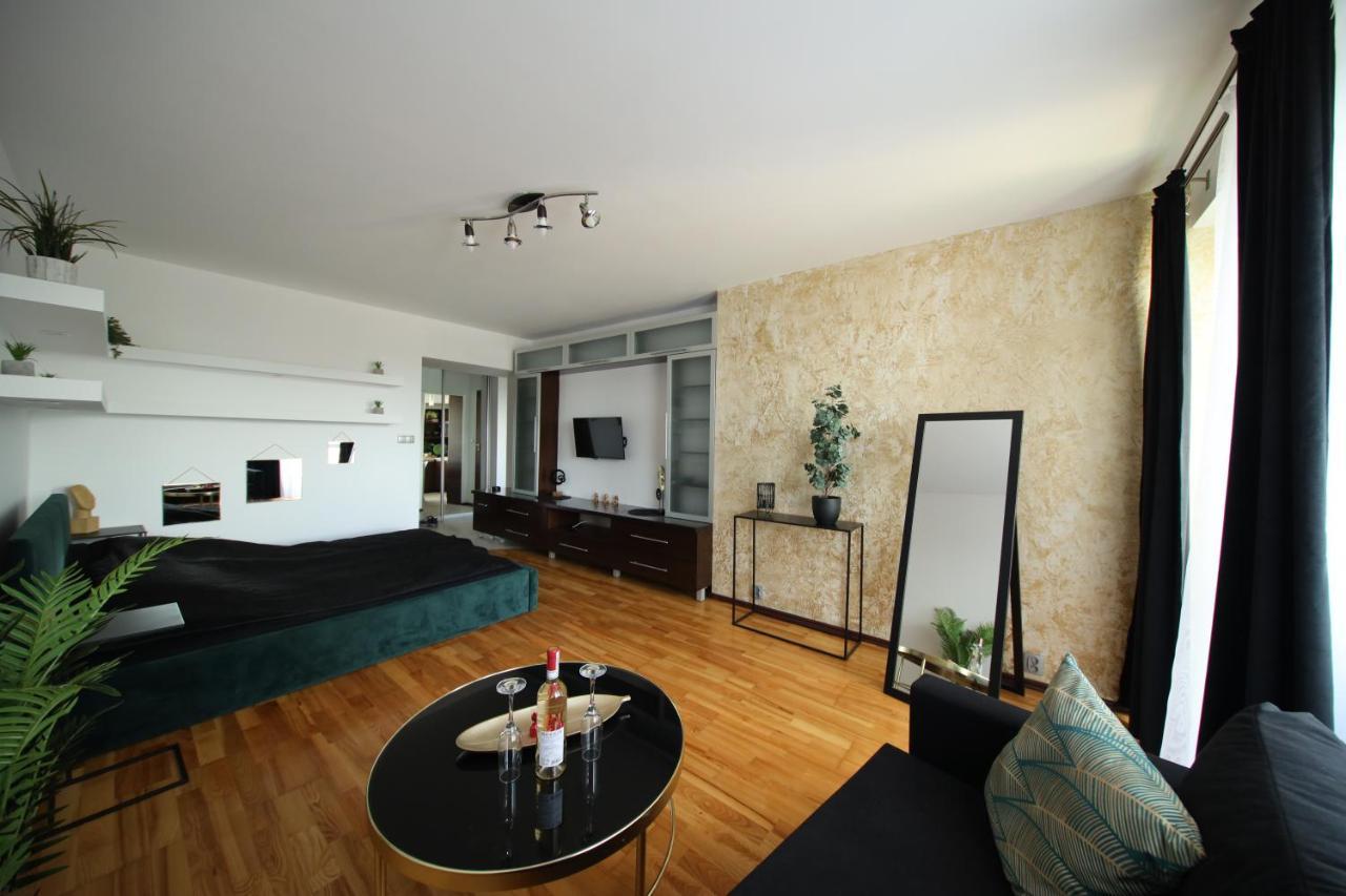 Bronco Apartments Варшава Экстерьер фото