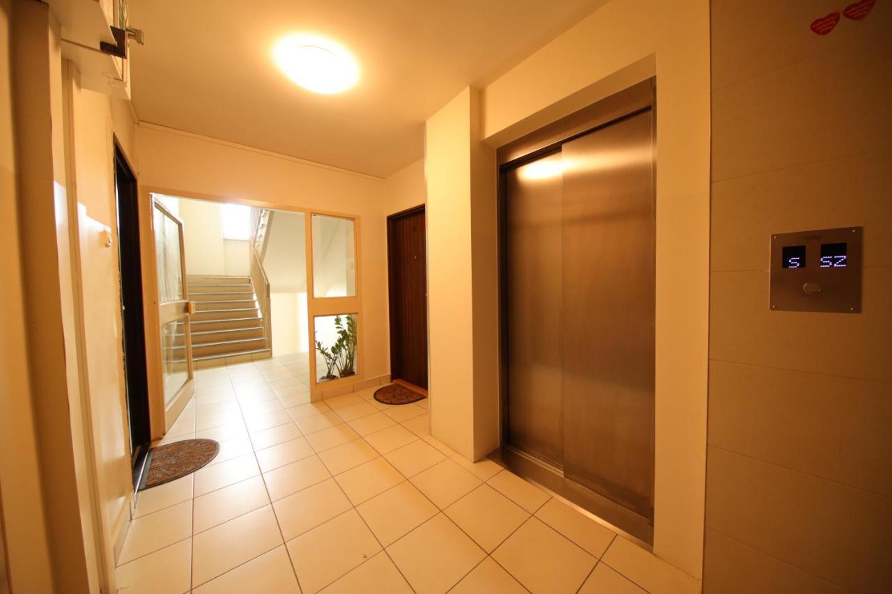 Bronco Apartments Варшава Экстерьер фото